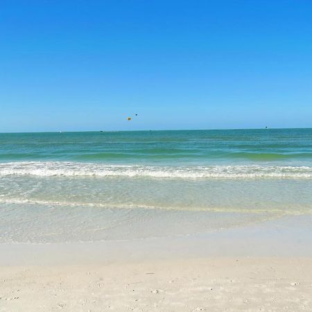 Modern & Fresh - Less Than 3 Miles To The Beach! Sarasota megye Kültér fotó